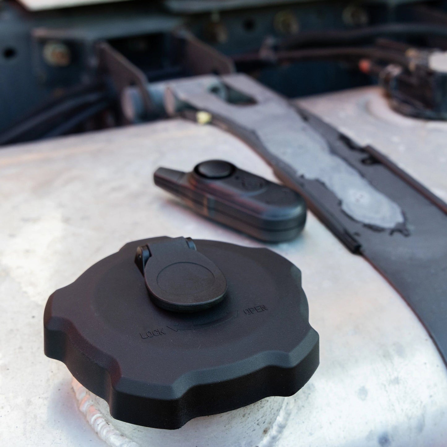 ALARME ANTIVOL POUR RESERVOIR DE CARBURANT